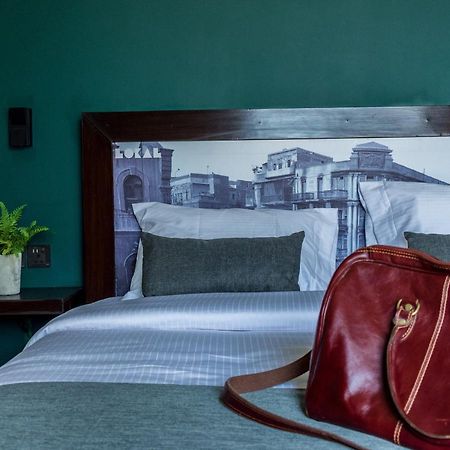 LOKAL Rooms x Shahrah-e-Faisal  Karachi Bagian luar foto
