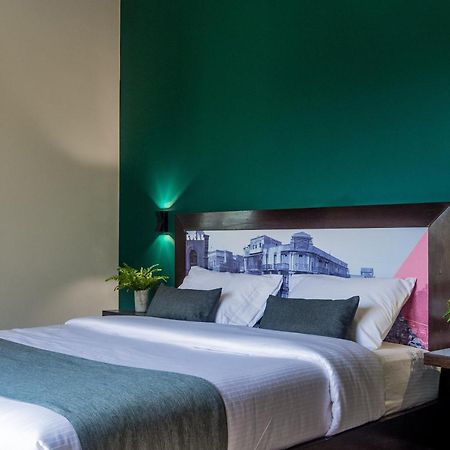 LOKAL Rooms x Shahrah-e-Faisal  Karachi Bagian luar foto