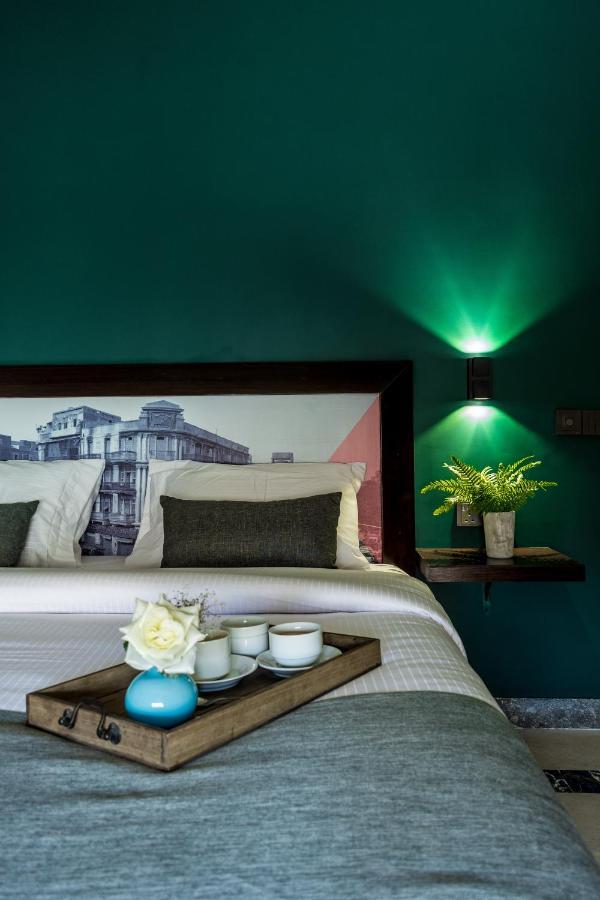 LOKAL Rooms x Shahrah-e-Faisal  Karachi Bagian luar foto