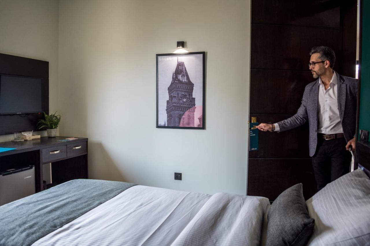 LOKAL Rooms x Shahrah-e-Faisal  Karachi Bagian luar foto
